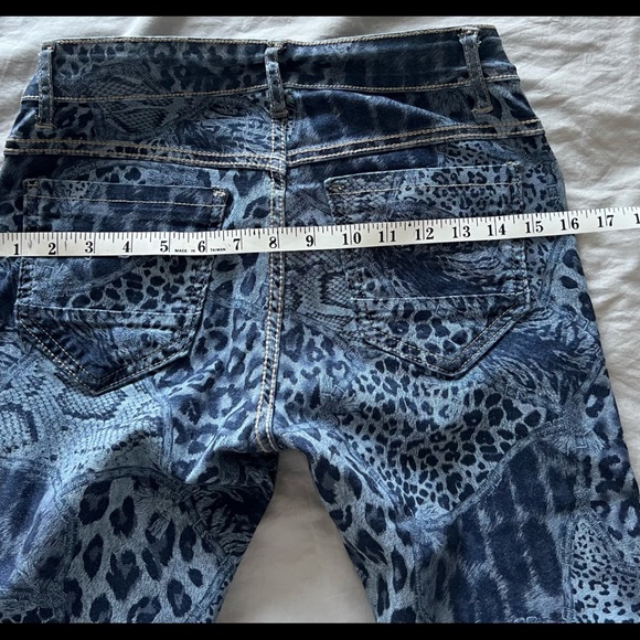 Venus Animal Print Jeans-Reversible - Picture 5 of 8